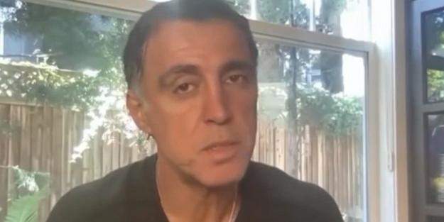 FETÖ'cü Hakan Şükür'den büyük ahlaksızlık! Kendi yediği haltları unutup onları hedef gösterdi