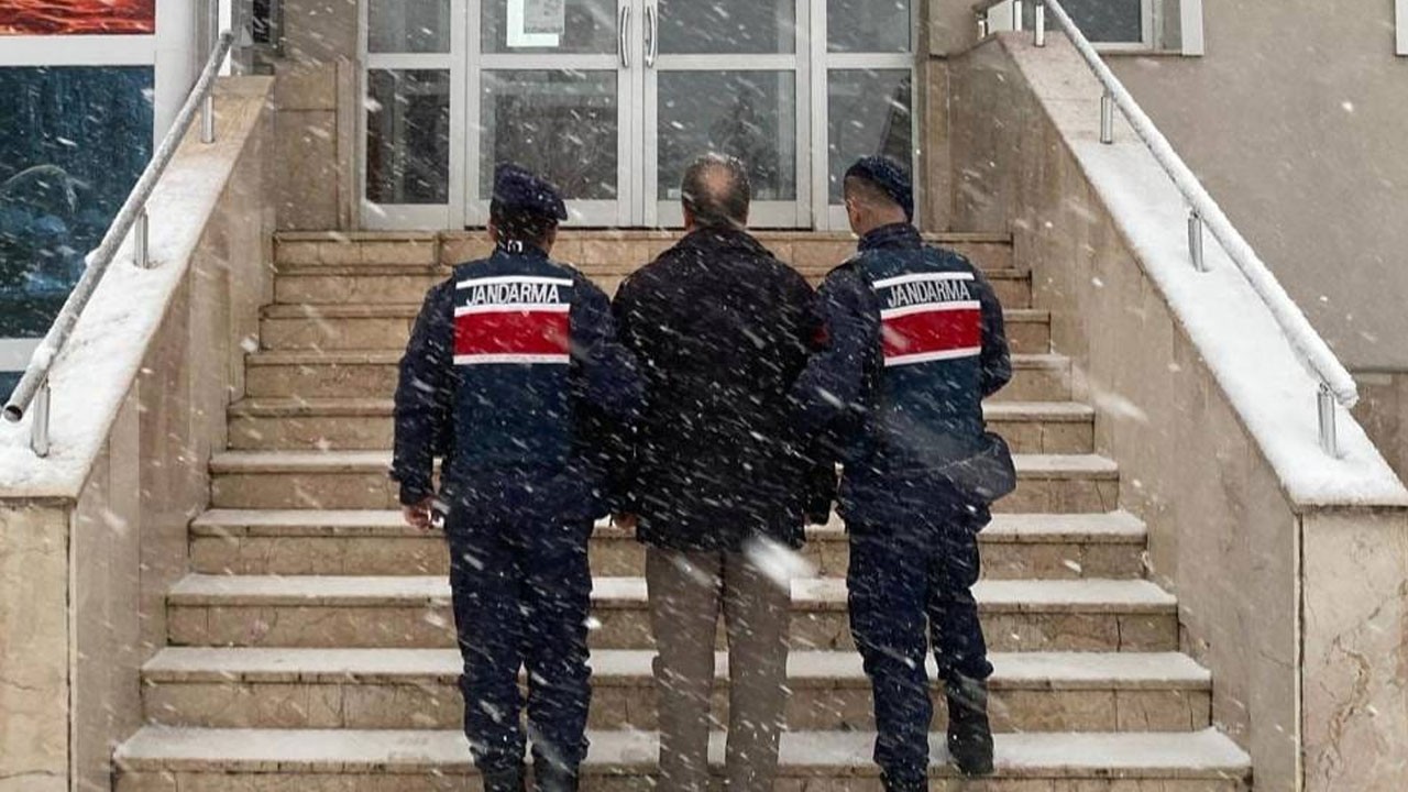 FETÖ'cü hakim enselendi