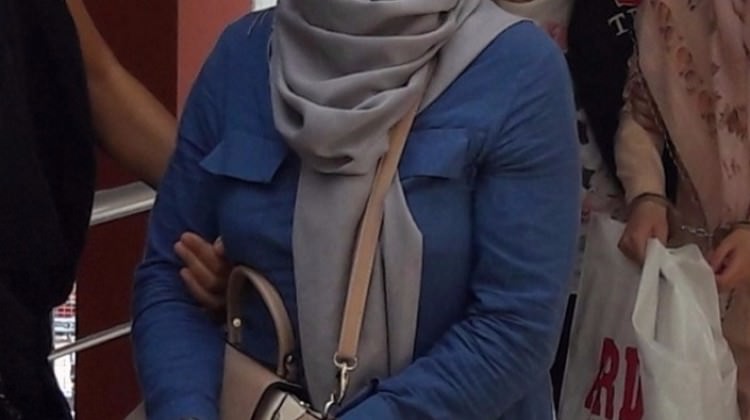 İtiraf etti: Kızımı kataloğa sokup...