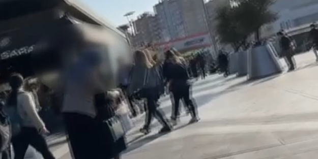 FETÖ’cü kadınların sokak ortasındaki hareketine bakın!