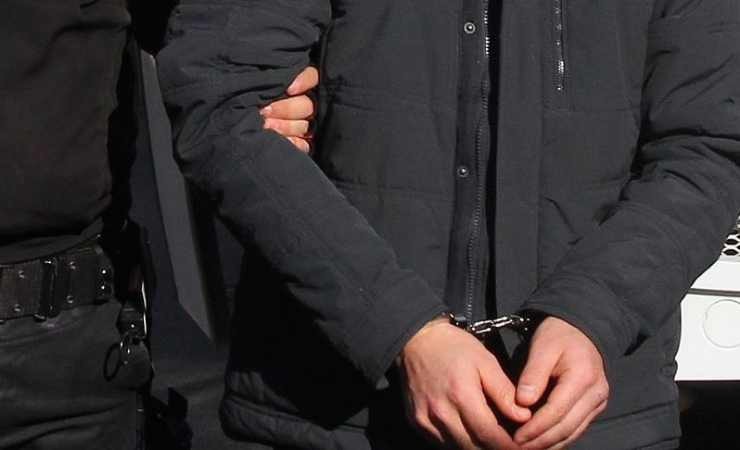 FETÖ’cü komiser emniyete giderek teslim oldu