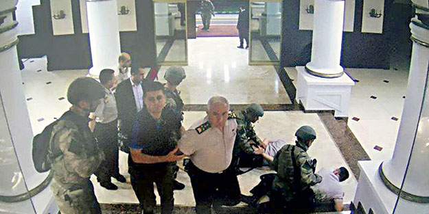 FETÖ’cü paşa takiyyecinin kralı