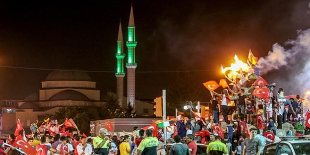 'Ezan'a 'provokasyon' 'tekbir'e 'davar' demişler!