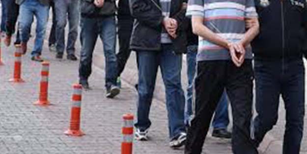 FETÖ'cüler dere kenarında yakalandı!