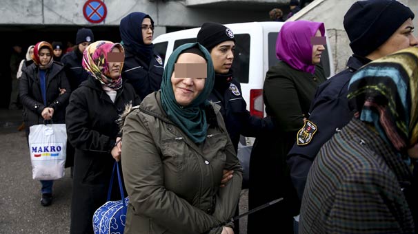 FETÖ'cülerden pes dedirten pişkinlik! Gülerek...