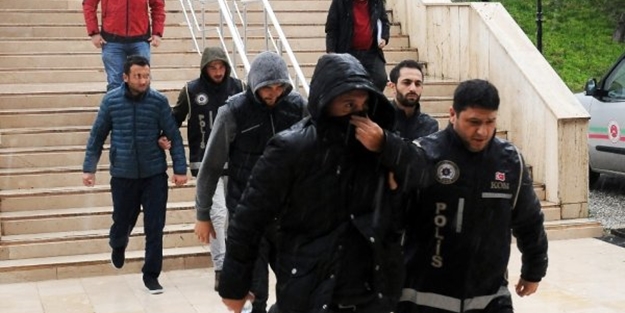 FETÖ’cüleri tekneyle kaçıran şebekenin tepesine binildi