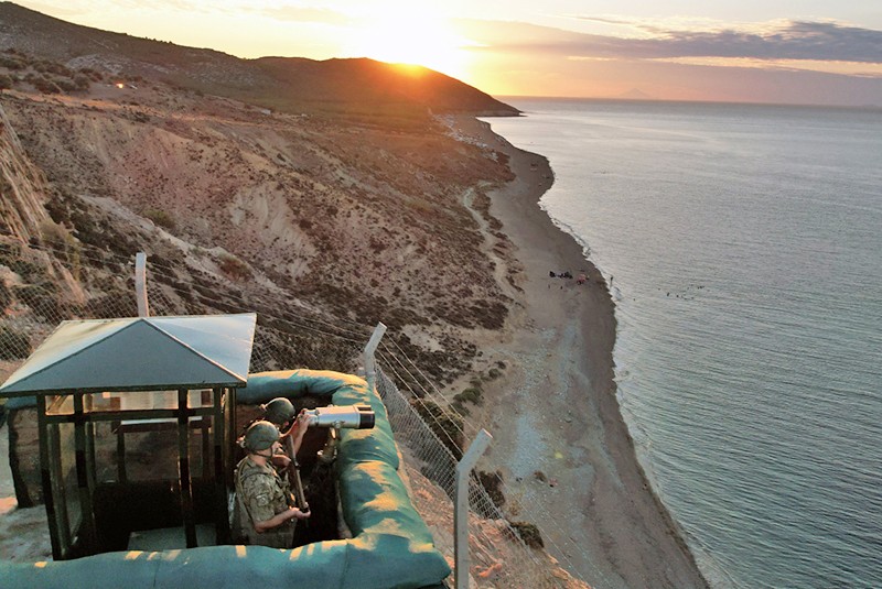 FETÖ'cülerin kafası iyice karıştı: Kimi kaçmaya, kimi ülkeye girmeye çalışıyor