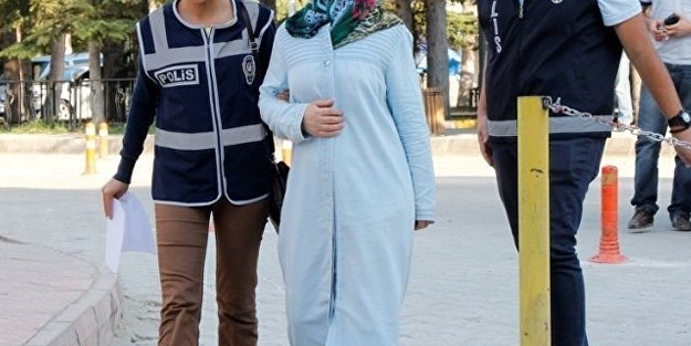 FETÖ'cünün eşi de kocasının yolunda!