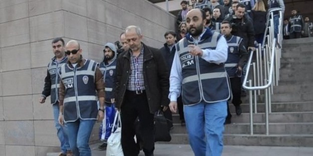 FETÖ'de 7 kişi hakkında yakalama emri!