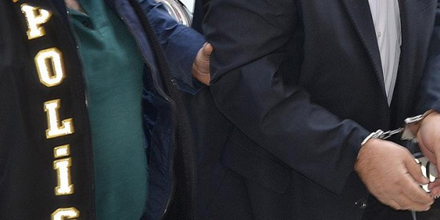 FETÖ'den aranan ihraç öğretmen yakalandı