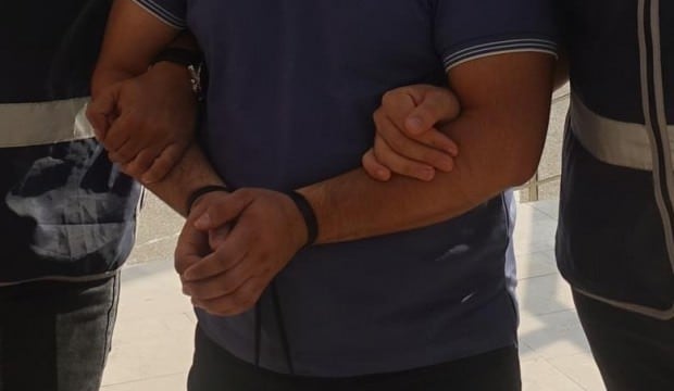 FETÖ'den aranan üsteğmen tatilde enselendi