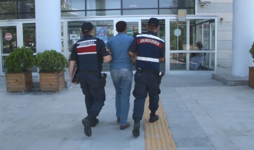 FETÖ’den hapis cezası alan şüpheli yakalanıp tutuklandı 