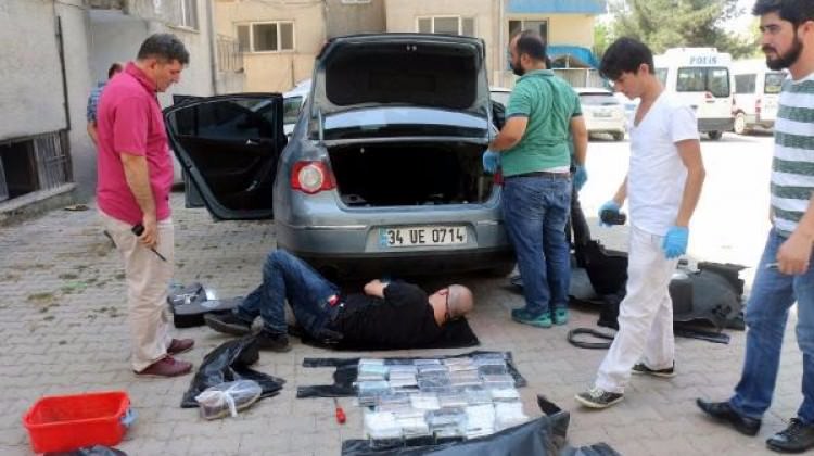 FETÖ'cü komiser yardımcısı bakın neyle yakalandı