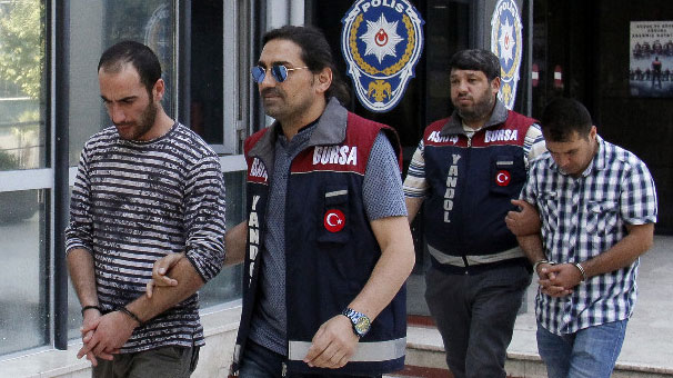FETÖ'den ihraç edilen polis sahte altın satarken enselendi