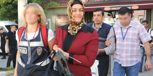 FETÖ'nün 'abla'sı gülerek poz verdi!