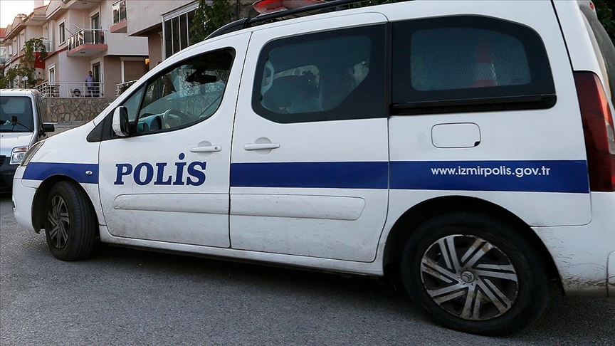 FETÖ'nün 'bölge talebe mesulü' olduğu belirtilen örgütün elebaşı Gülen'in akrabası İzmir'de yakalandı