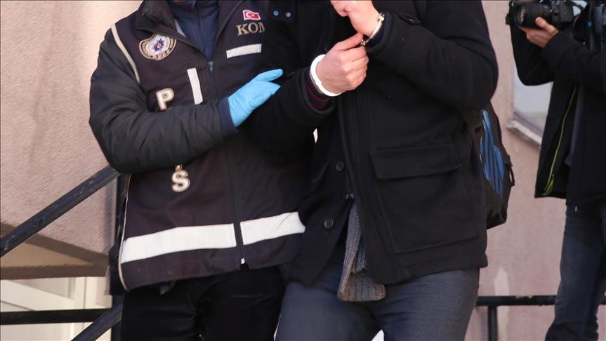FETÖ'nün hücre evinde 3 zanlı yakalandı