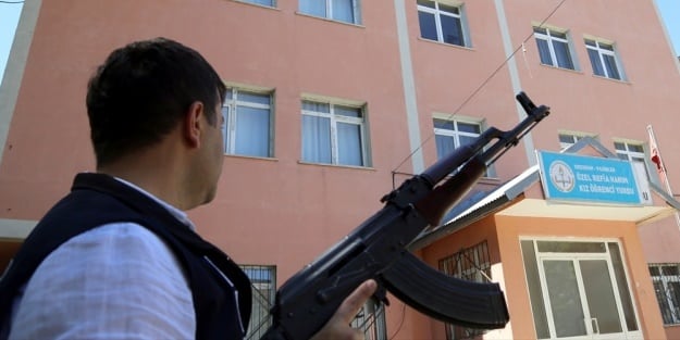 FETÖ'nün kız yurdunda bakın ne ele geçirildi!