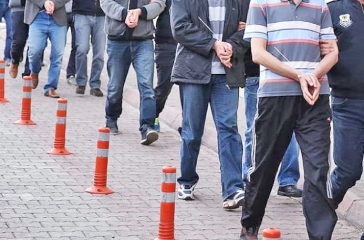 FETÖ/PDY ve PKK'lı 12 kişi Yunanistan'a kaçacaktı: Terör örgütü şüphelileri cezaevine konuldu