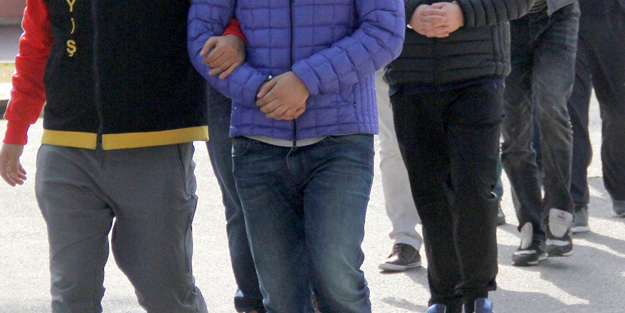 FETÖ'ye eş zamanlı operasyon: 17 gözaltı