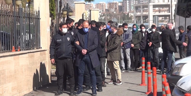 FETÖ'ye eş zamanlı operasyon: 8 tutuklama