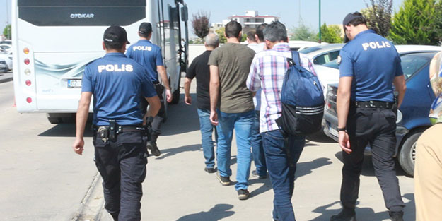 FETÖ'ye karşı 7 ilde şafak operasyonu! 6 kişi tutuklandı