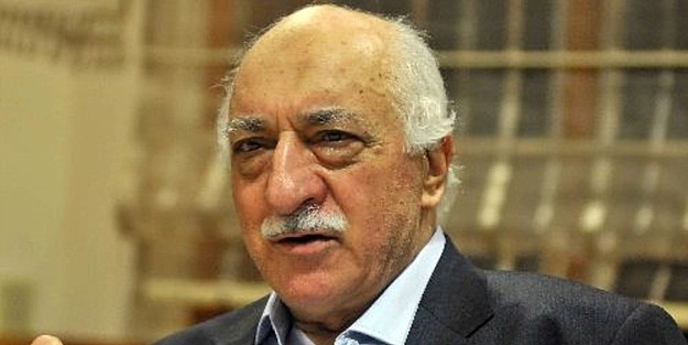 Gülen komşularını korkutuyor