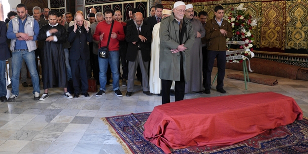 Fevziye Osmanoğlu dualarla uğurlandı