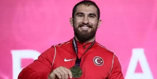 Feyzullah Aktürk dünya üçüncüsü oldu