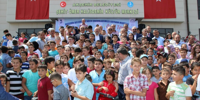 Akşehir Belediyesinden namaza giden 333 çocuğa bisiklet