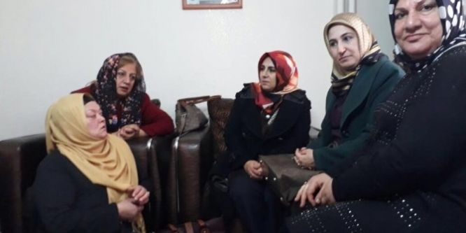 AK Partili kadınlardan ev ziyaretleri