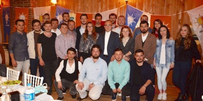 Gençler birlik ve beraberlik yemeğinde buluştu