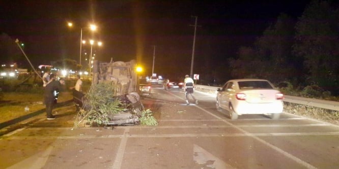 Kamyonet takla attı: 2 ağır yaralı