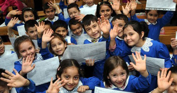 440 bin öğrenciyi karne heyecanı sardı