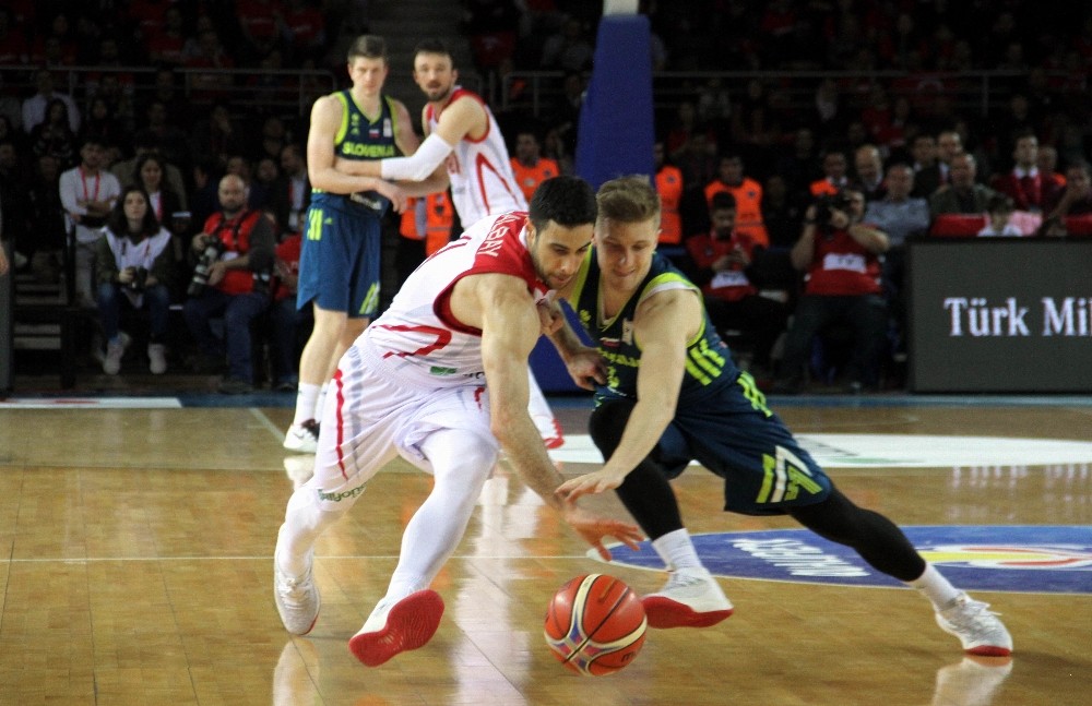 FIBA Dünya Kupası Avrupa Elemeleri: Türkiye: 77 - Slovenya: 58 