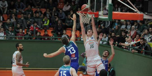 Banvit, Anvil'i engelini rahat geçti