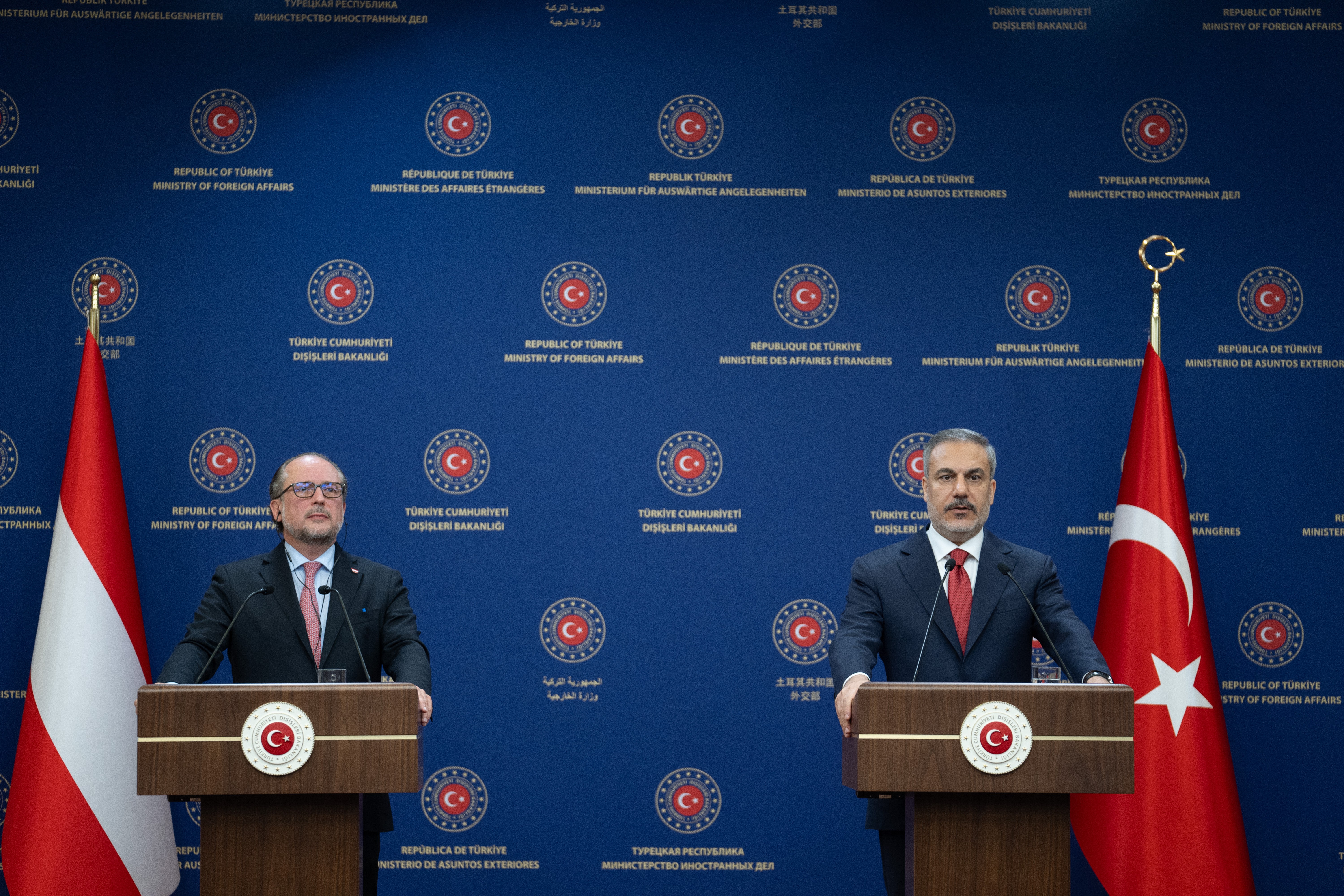 Fidan'dan Avusturyalı mevkidaşına canlı yayında sert cevap