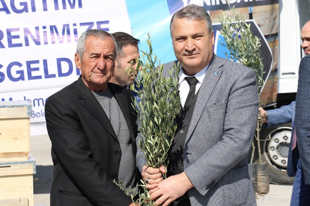 Fidanlar ve kovanlar Yunusemre’den 