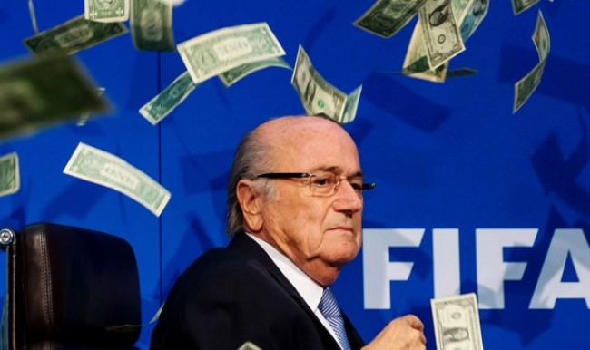 FIFA, Eski başkan Blatter'e soruşturma açtı