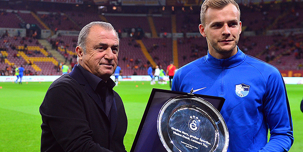 FIFA tarafından ödüllendirilmişti! Galatasaray unutmadı