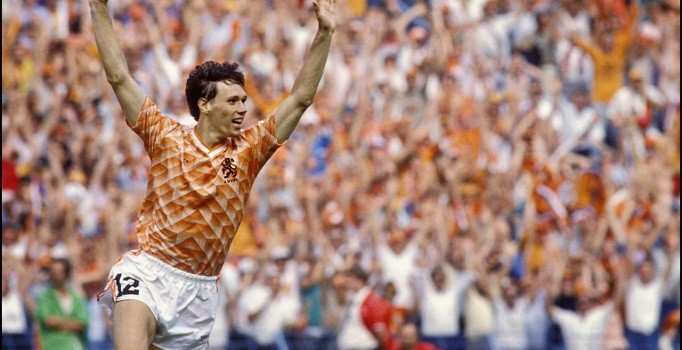 FIFA'dan Basten'e görev