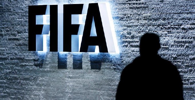 FIFA'dan iki eski üyesine ömür boyu men cezası