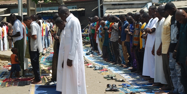  Fildişi Sahili Müslümanlarından Türkiye ve Erdoğan'a dua seli