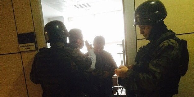 Filipinler'de 30 kişi rehin alındı