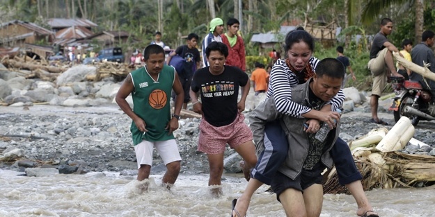 Filipinler'de tayfun alarmı