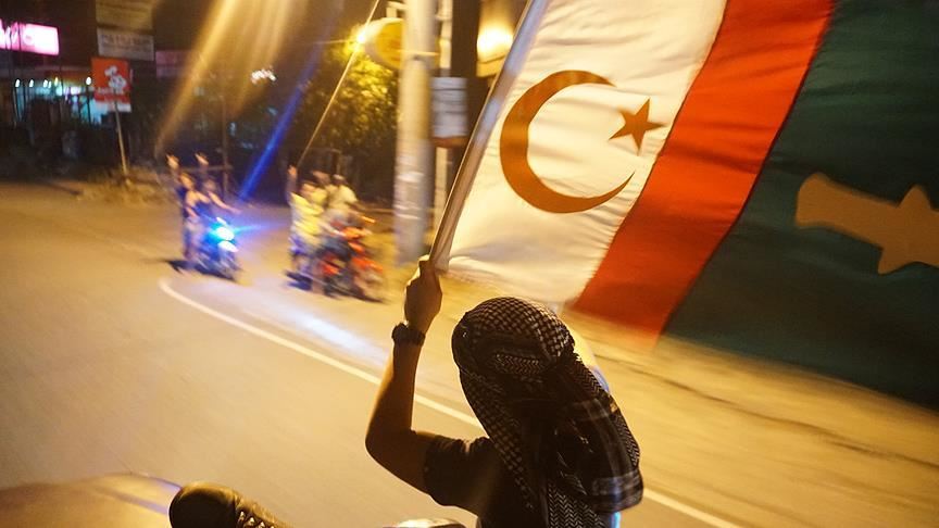 Filipinler'deki Moro Müslümanlarının yeni bayrağı kabul edildi