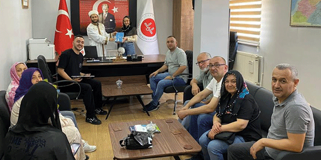 Filipinli genç kız İslam'la şereflendi!