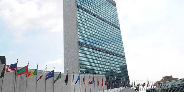 Filistin bayrağına bile tahammül edemiyor