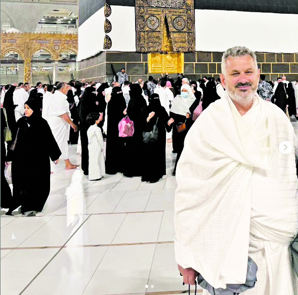 Filistin kefiyesiyle tavaf yapan AK Partili Hasan Turan gözaltına alındı! Suud yönetiminden siyonist tavır