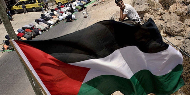 Filistin’de kimliklerde din hanesi kaldırıldı